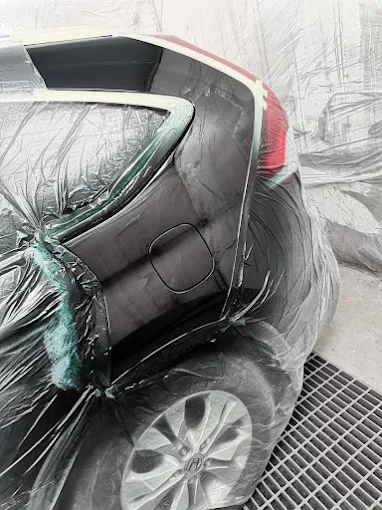 Renowacja i przygotowanie karoserii samochodu do lakierowania w AUTO PAINT Poznań